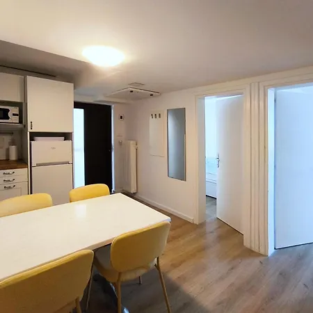 Apartment With Sea View, Terrace And Free Parking