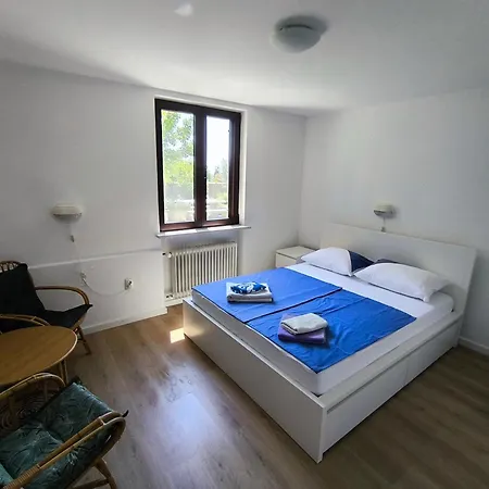 Apartment With Sea View, Terrace And Free Parking