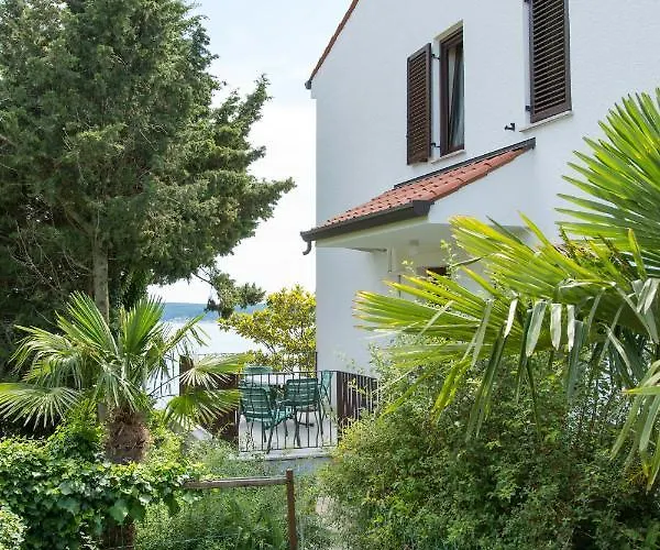 Beautiful With Picturesque View And Free Parking 아파트 *