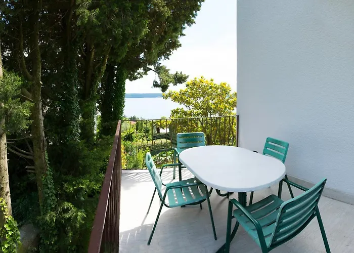 Beautiful With Picturesque View And Free Parking * 포르토로즈