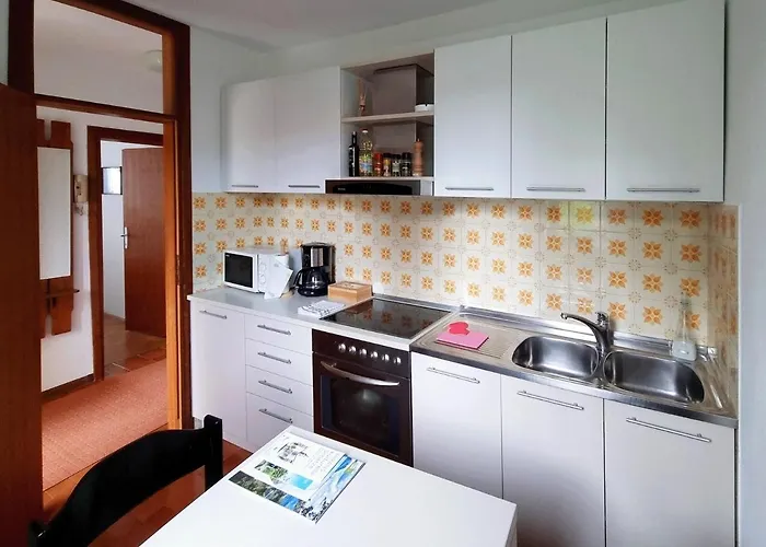 아파트 Beautiful With Picturesque View And Free Parking