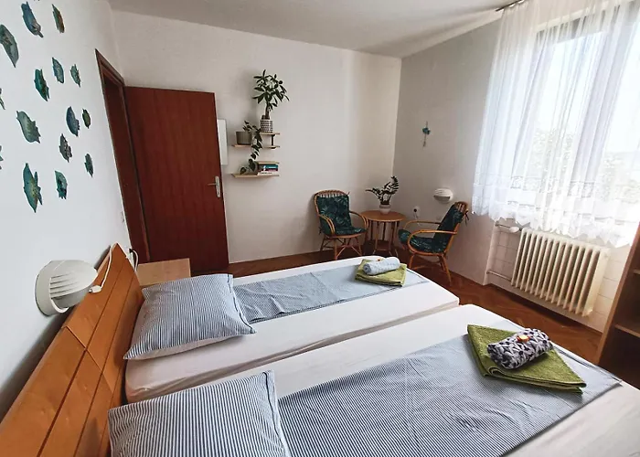 Beautiful With Picturesque View And Free Parking 아파트