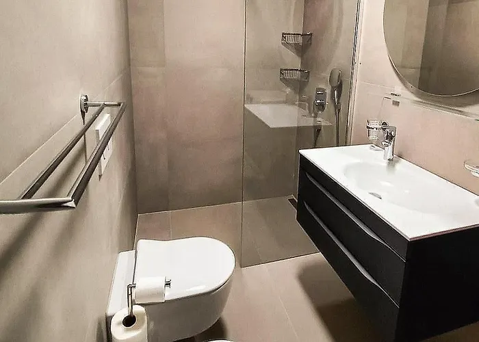 아파트 Beautiful With Picturesque View And Free Parking 포르토로즈