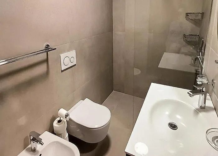 아파트 Beautiful With Picturesque View And Free Parking 포르토로즈